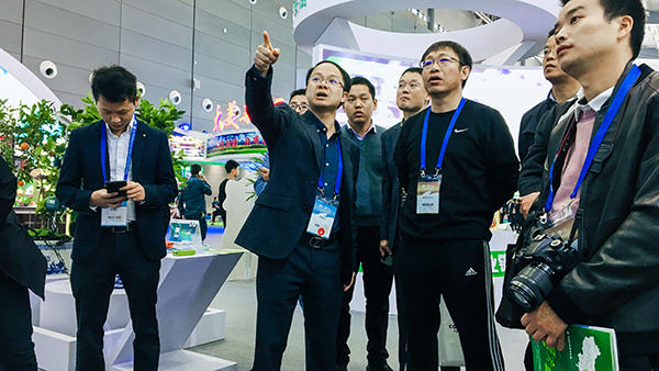 各省市農(nóng)業(yè)管理部門領導蒞臨展位 各省市農(nóng)業(yè)管理部門領導蒞臨展位